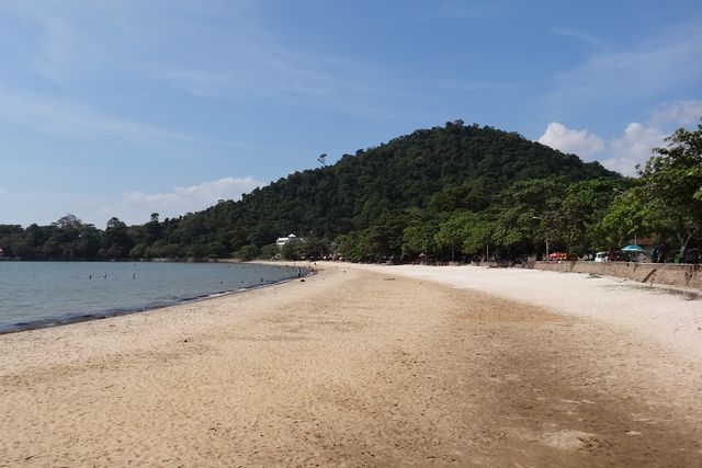 Plage à Kep