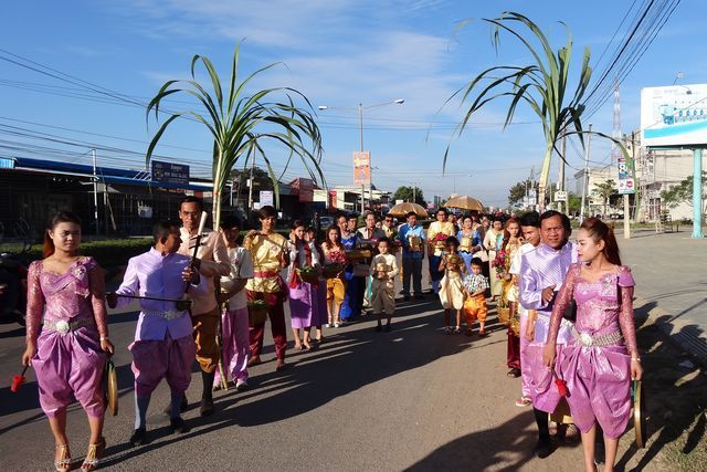 Procession famille du marié à Battambang