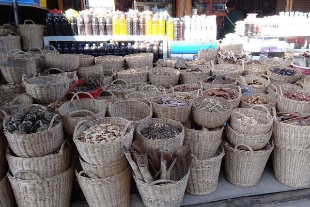 Remèdes traditionnels sur le marché