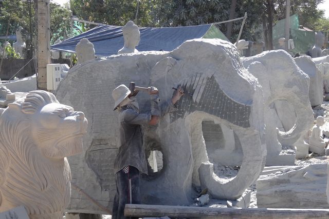 Sculpture dans des blocs de pierre