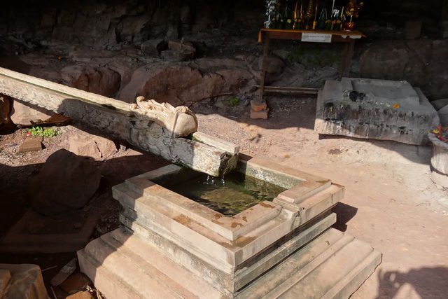 Source sacée à Wat Phou