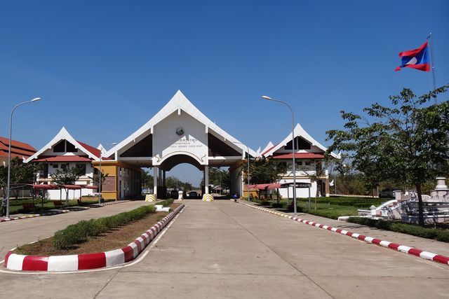 Poste frontière pour passer au Laos