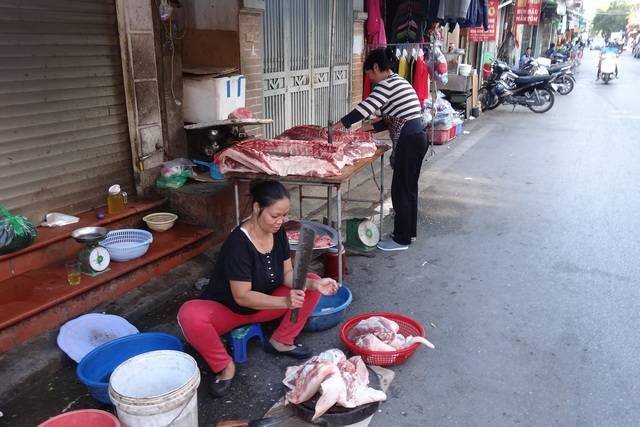 Boucherie dans la rue à Hanoï