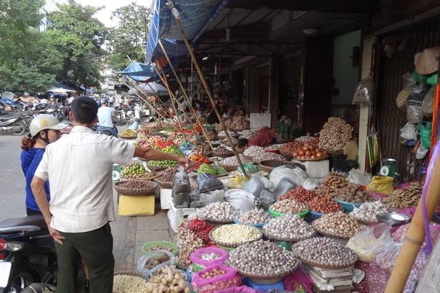 Etal dans une rue à Hanoï