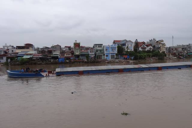 Péniche bien chargée