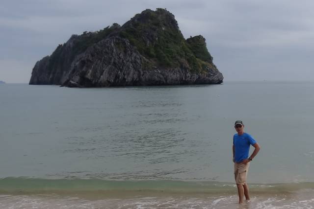 Moi dans une plage à Cat Ba