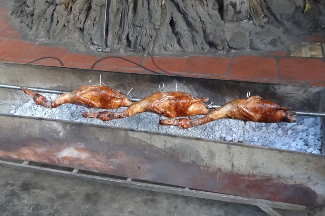 Rotisserie de canards dans la rue