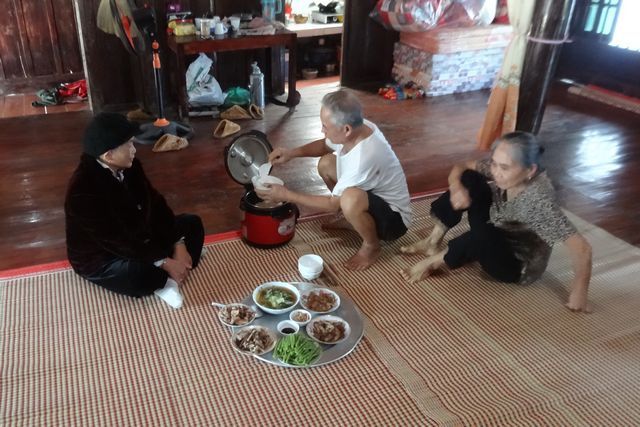 repas vietnamien pris en commun