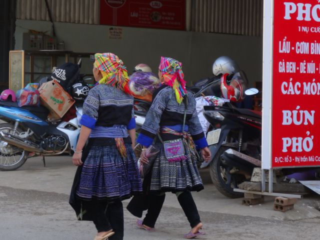 femme en vêtement traditionnel