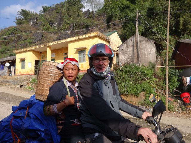 Moi et ma logeuse sur la moto
